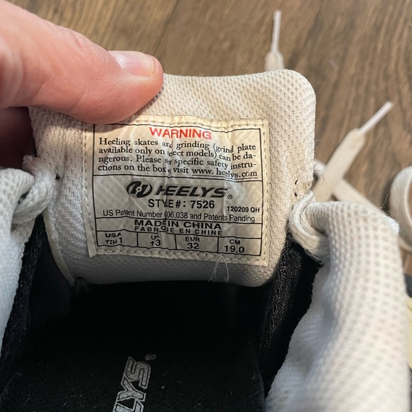 Heely’s Sneakers, Unisex Youth 1 - Picture 8 of 8